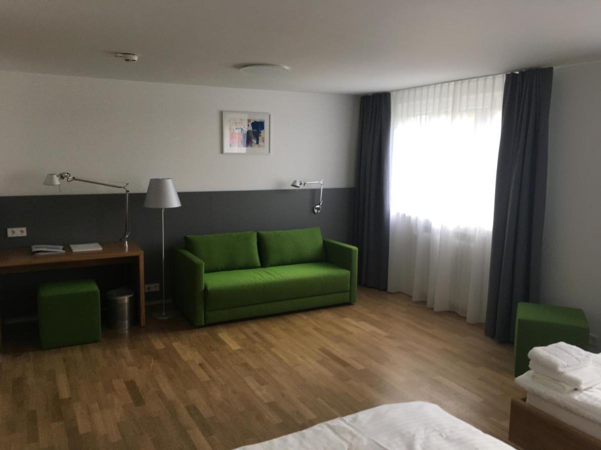 Evangelische Tagungsstaette Bad Boll Buitenkant foto